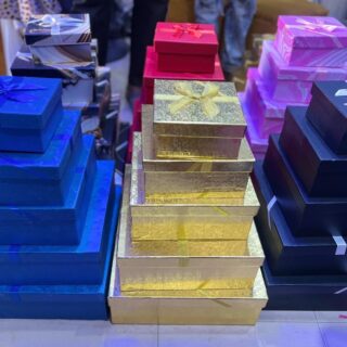 SQUARE GIFT BOXES