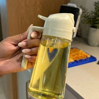 Oil spray bottle