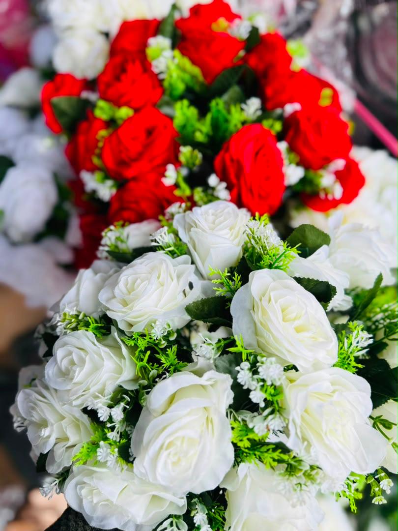 Big Rose🌹 Flowers (18 Strands)